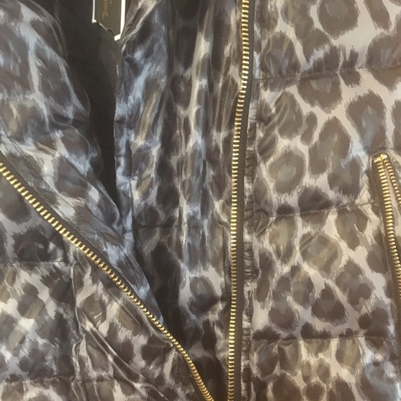 JUICY COUTURE Leopard Puffy Vest Sz M NWT - Picture 4 of 4